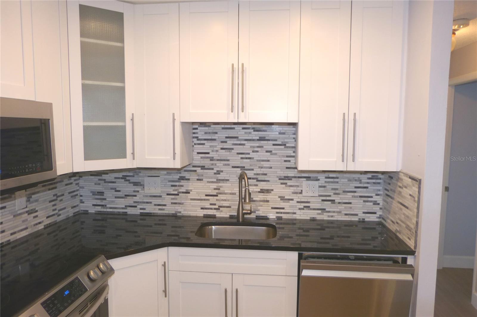 MEDITERRANEAN MANORS - Residential Lease
