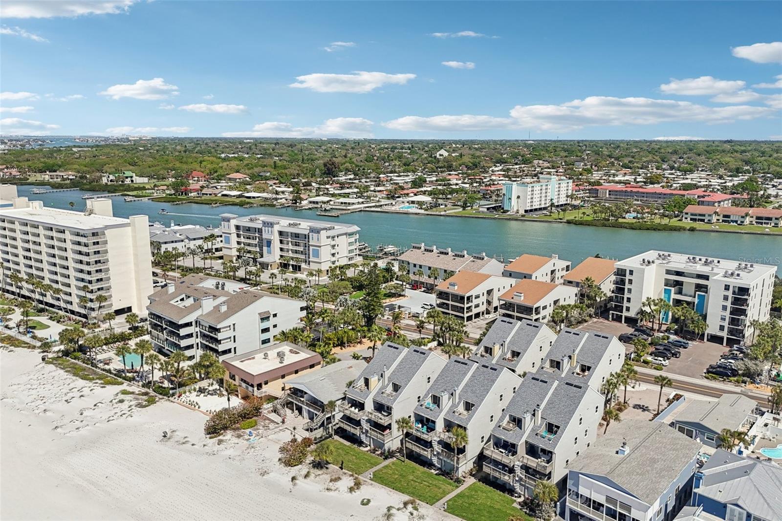 PELICANS POINTE BEACH HOMES - Residential