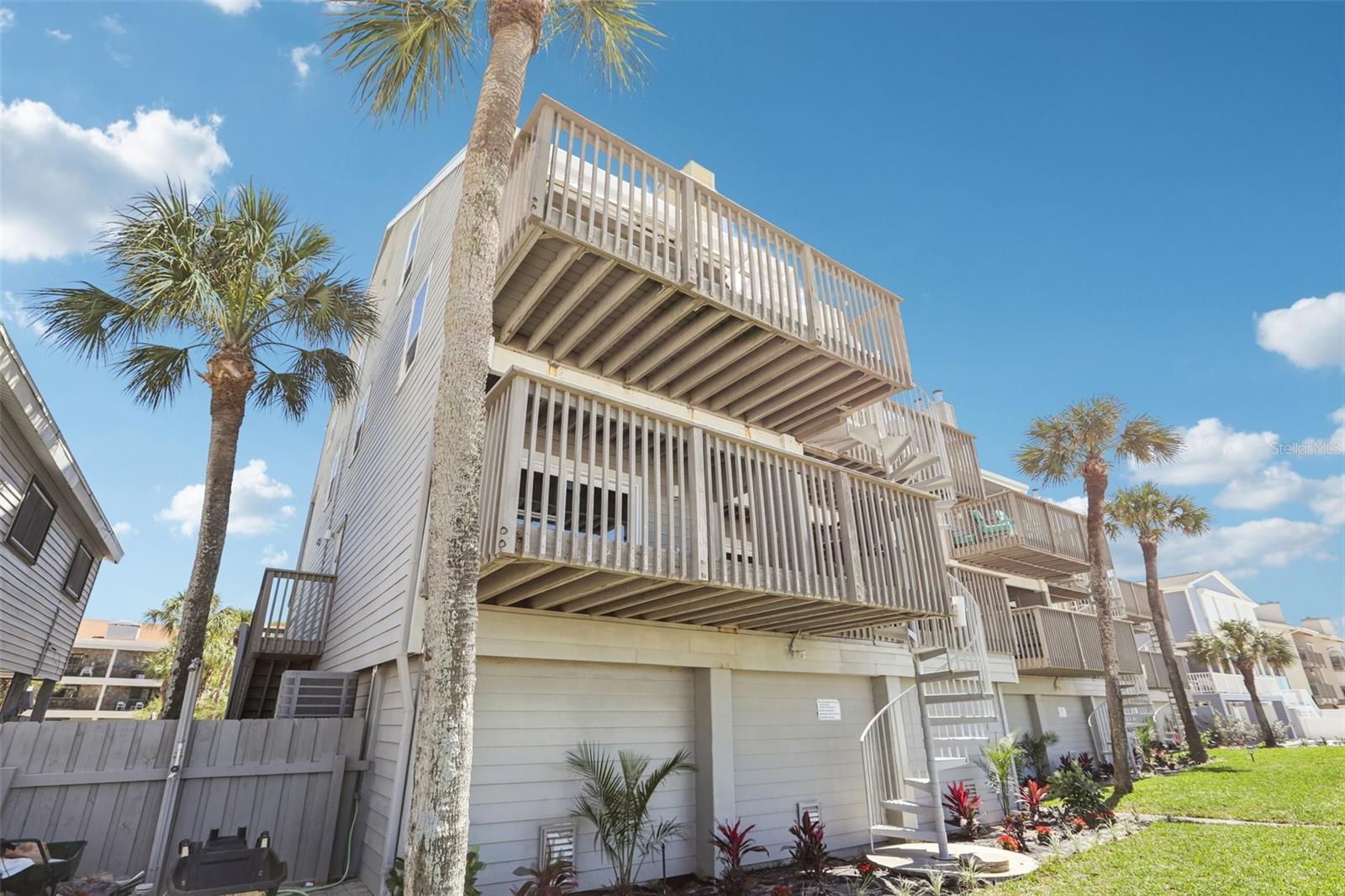 PELICANS POINTE BEACH HOMES - Residential