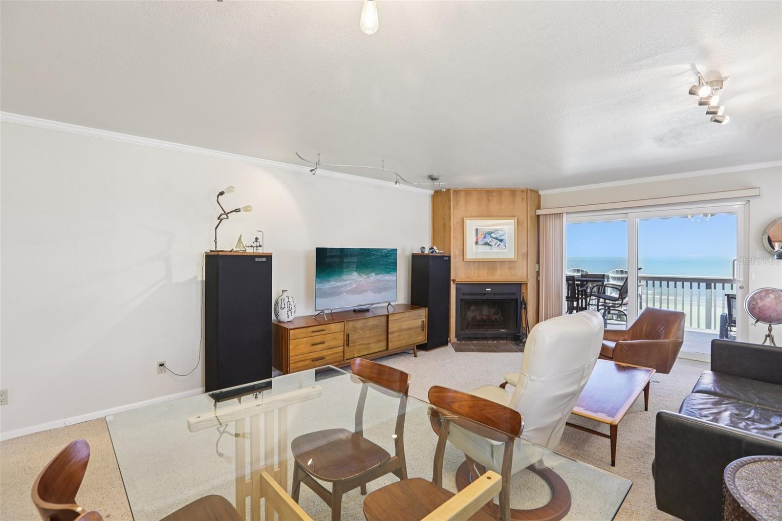 PELICANS POINTE BEACH HOMES - Residential
