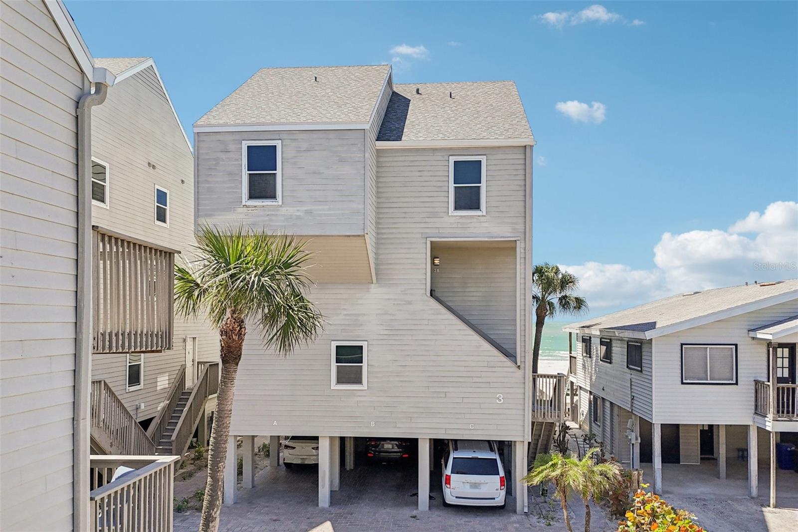 PELICANS POINTE BEACH HOMES - Residential