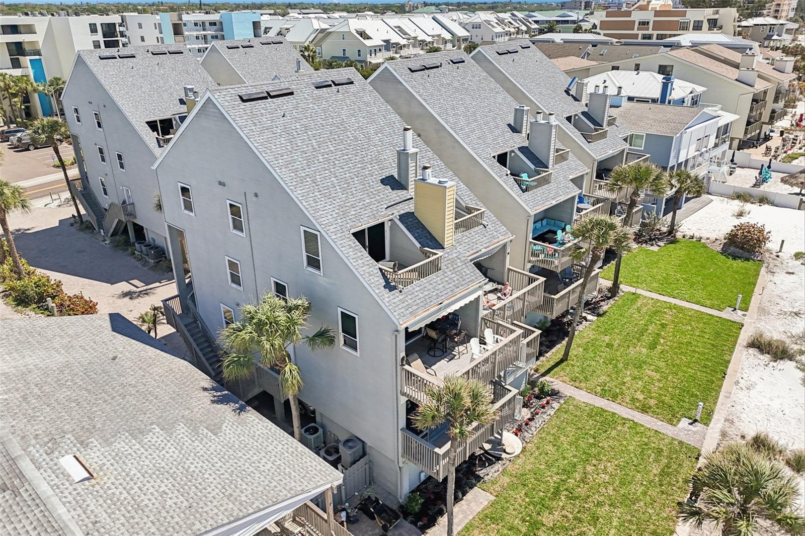 PELICANS POINTE BEACH HOMES - Residential