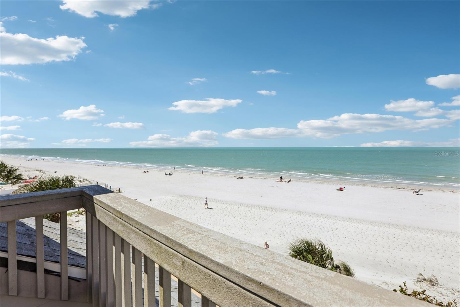 PELICANS POINTE BEACH HOMES - Residential