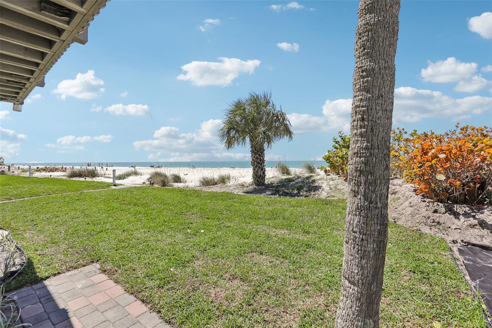 PELICANS POINTE BEACH HOMES - Residential
