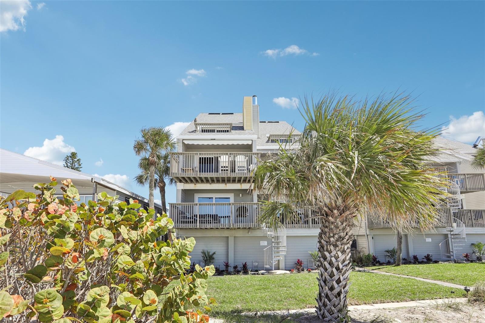PELICANS POINTE BEACH HOMES - Residential