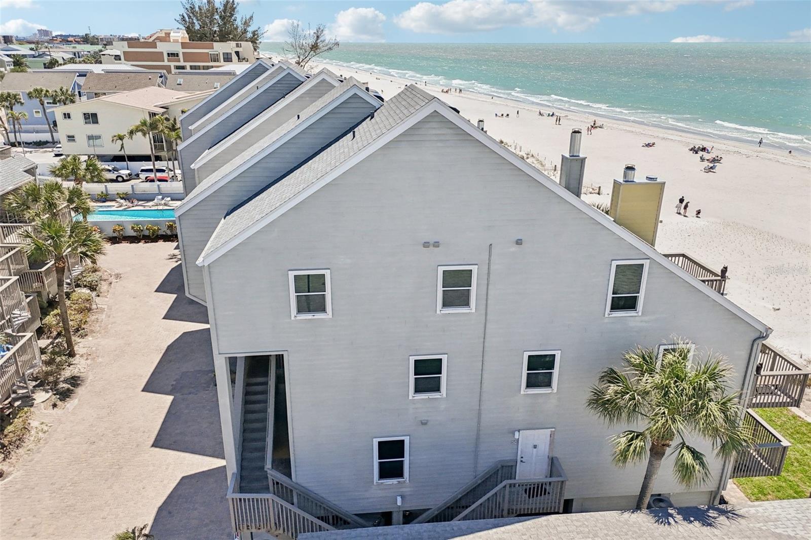 PELICANS POINTE BEACH HOMES - Residential