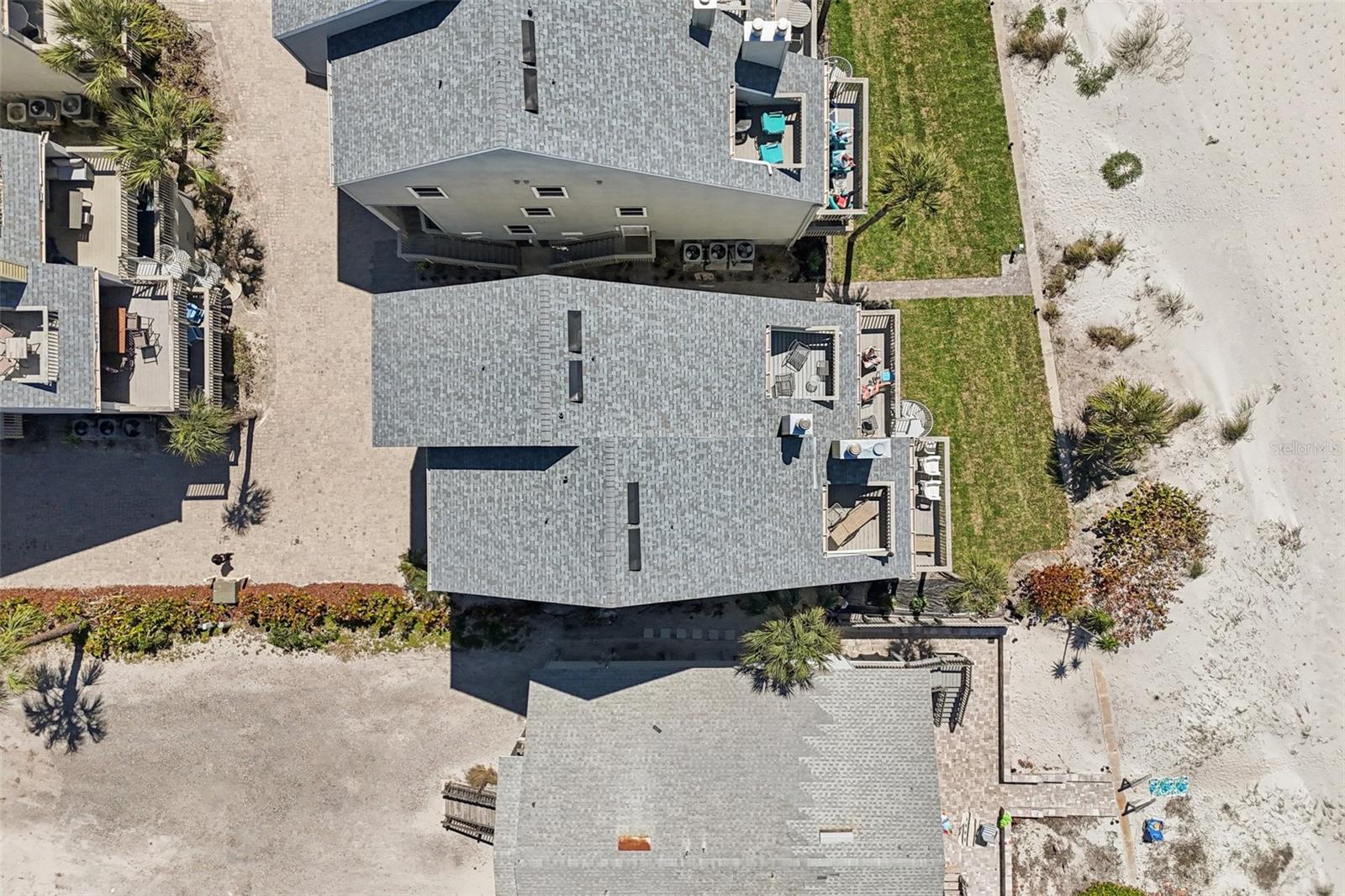 PELICANS POINTE BEACH HOMES - Residential