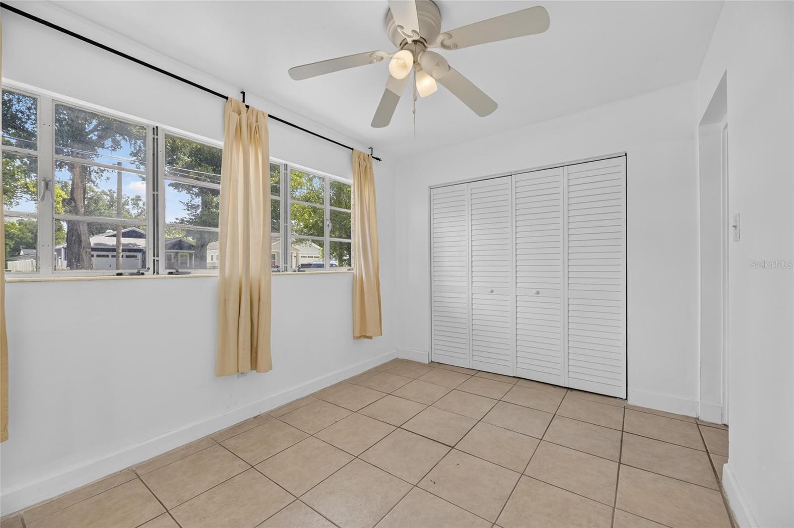 VALKENWAL - Residential Lease