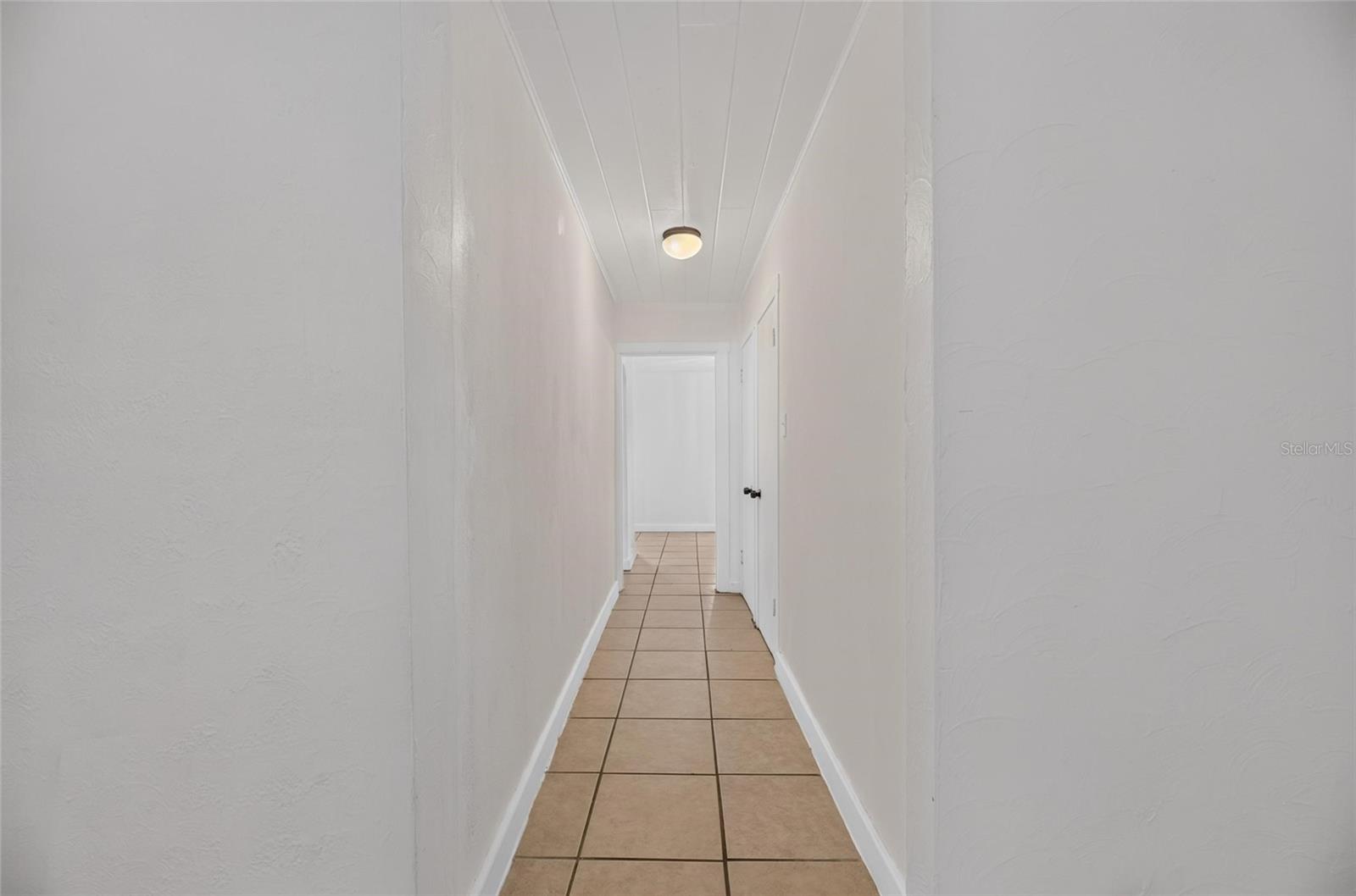 VALKENWAL - Residential Lease