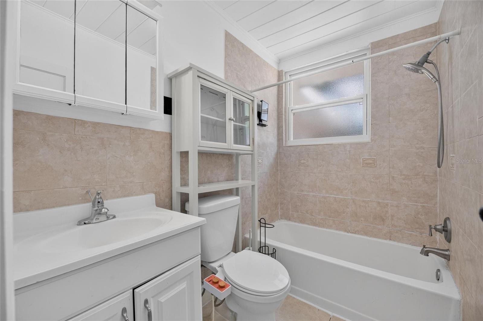 VALKENWAL - Residential Lease
