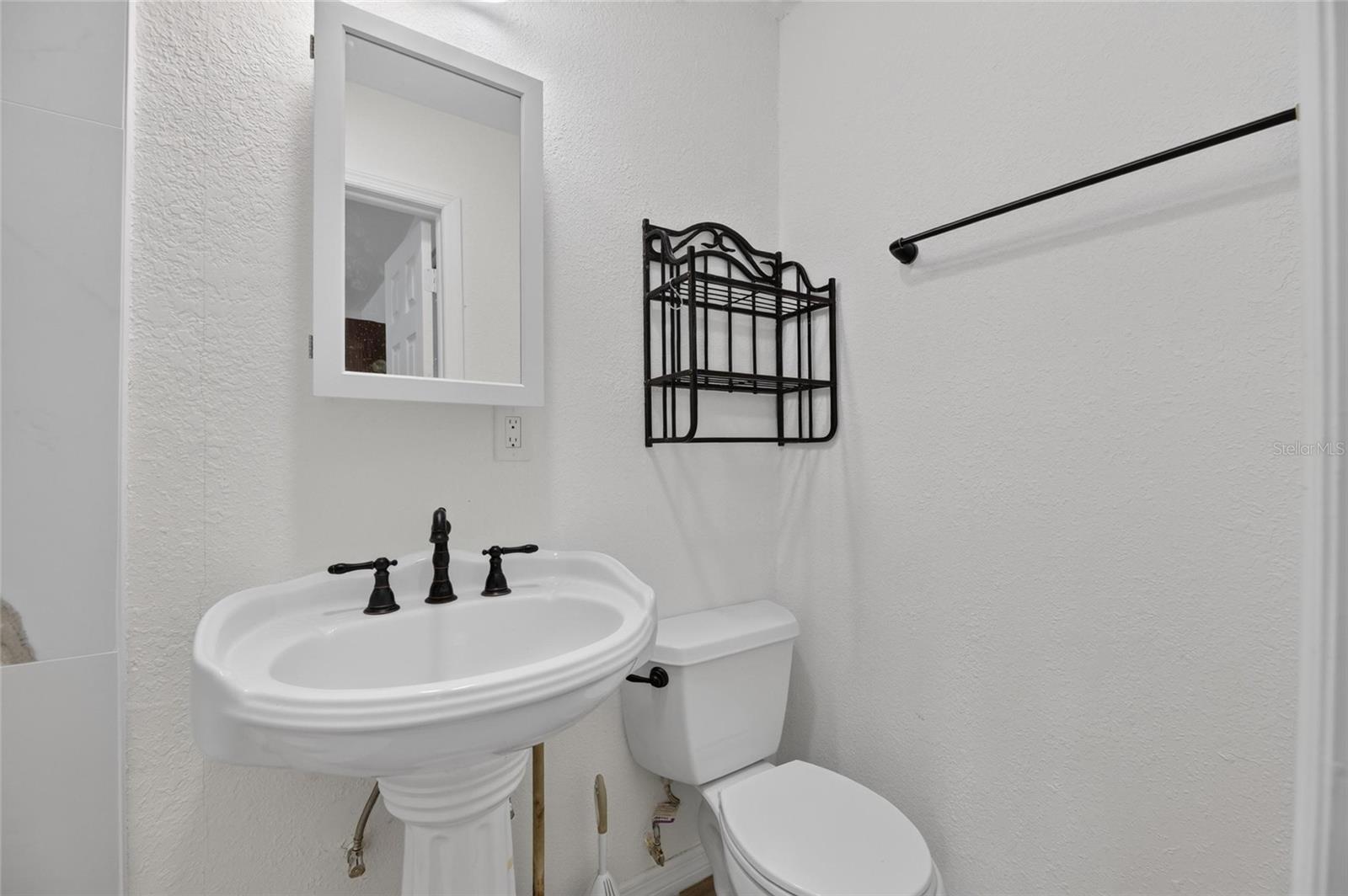 VALKENWAL - Residential Lease