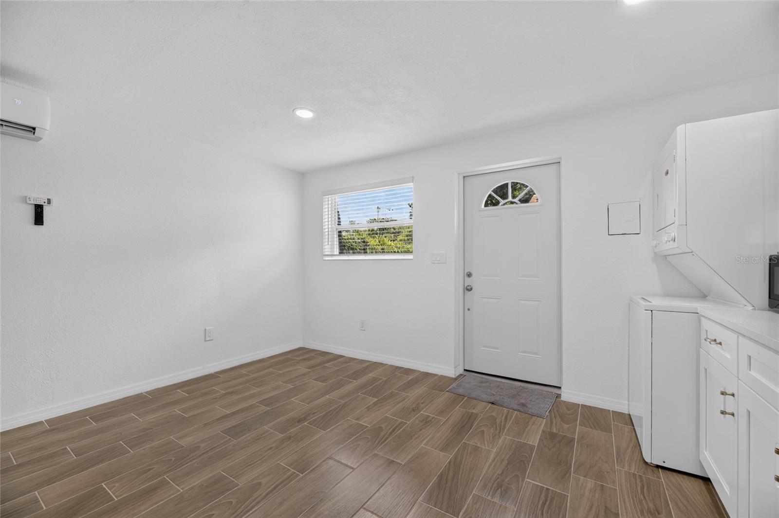 VALKENWAL - Residential Lease