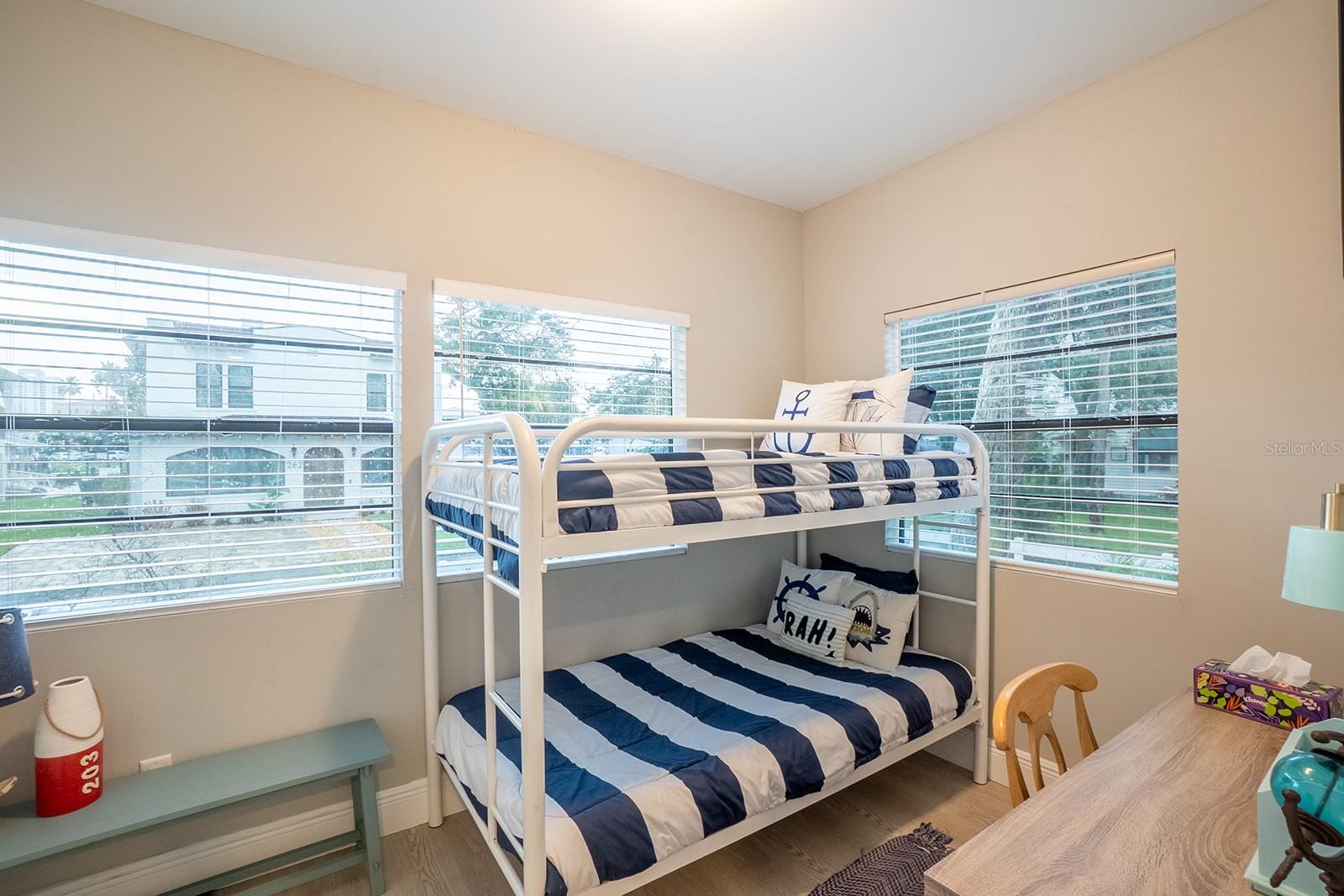 VIRGINIA PARK - Residential Income