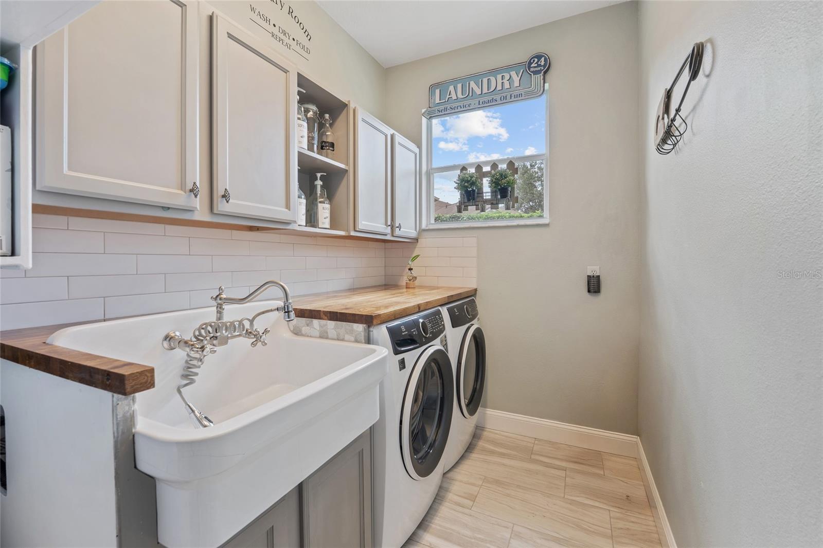 OAKS OF WINDERMERE - Residential