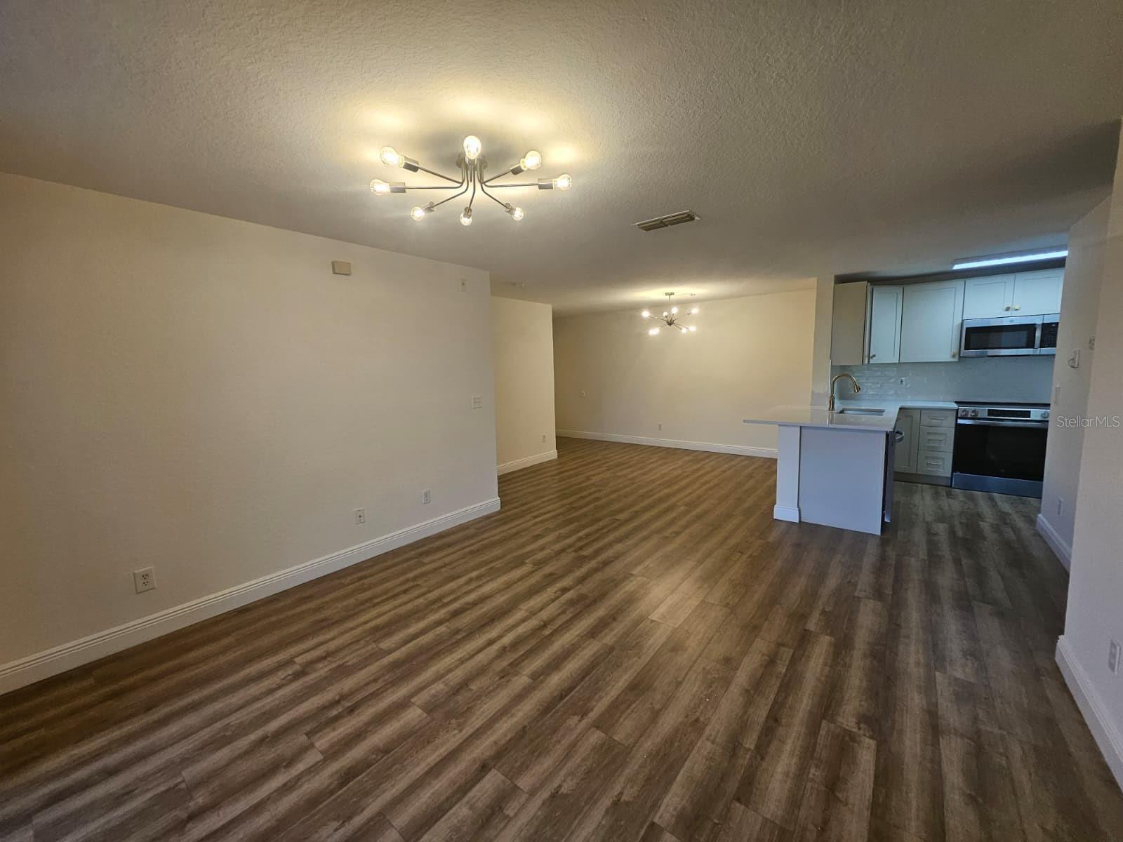 SANDLAKE PRIVATE RESIDENCES - Residential Lease