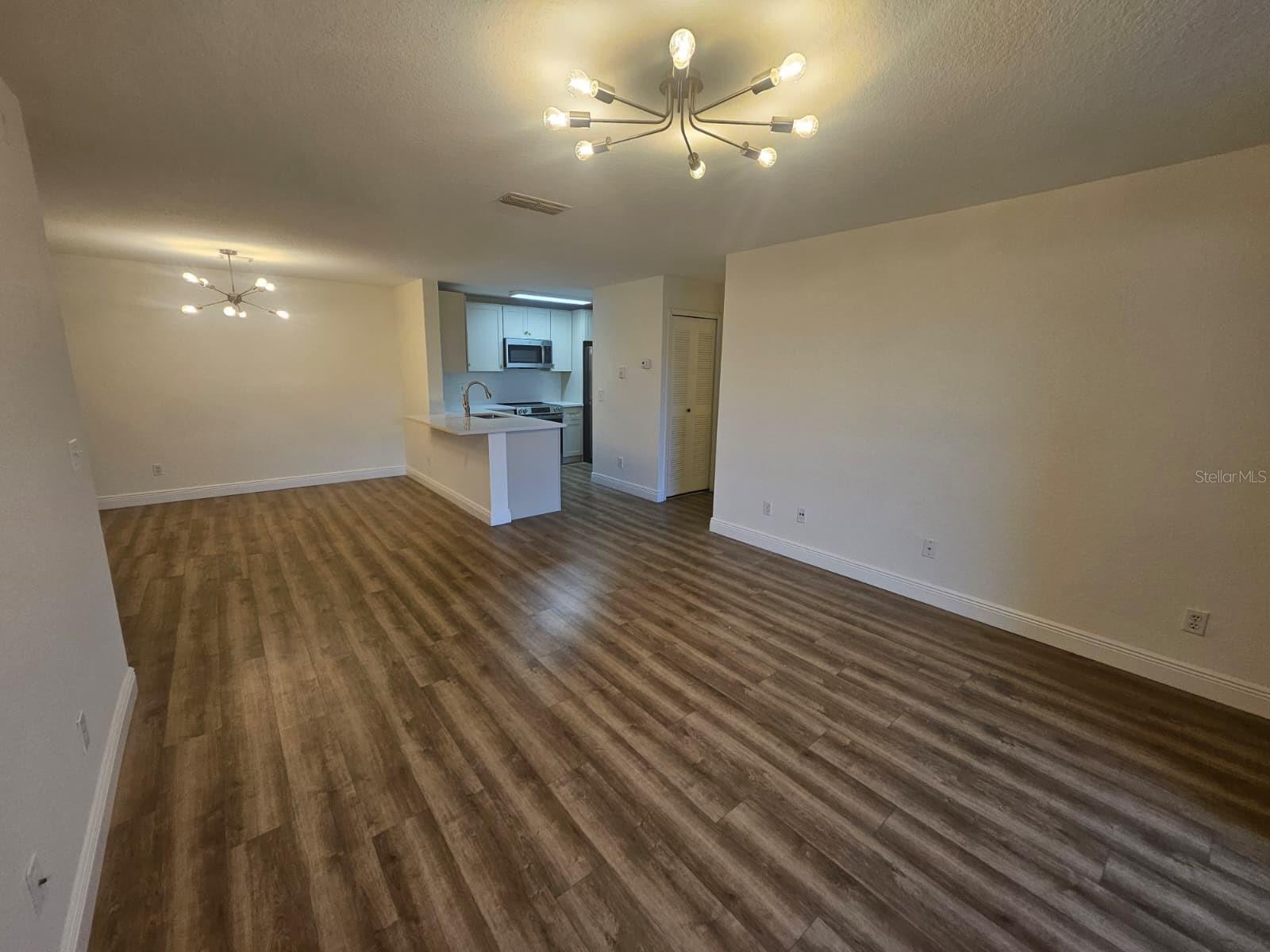 SANDLAKE PRIVATE RESIDENCES - Residential Lease