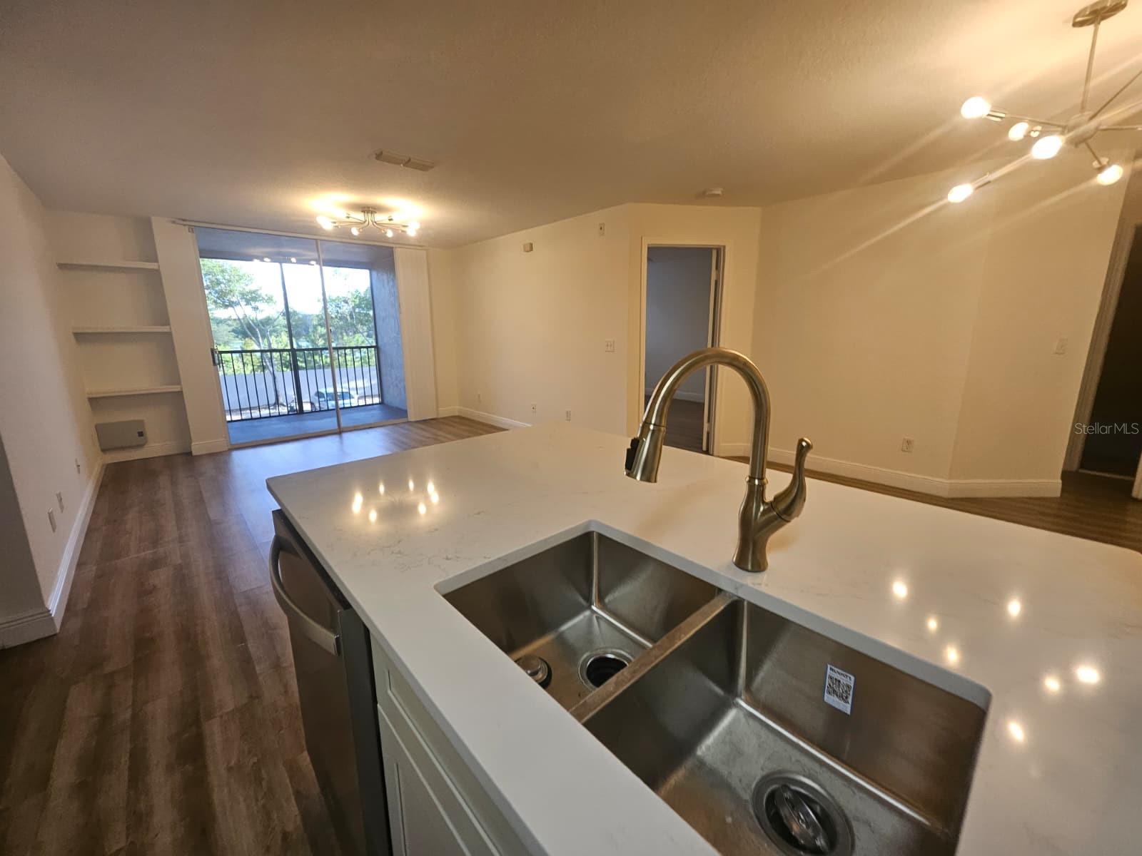SANDLAKE PRIVATE RESIDENCES - Residential Lease