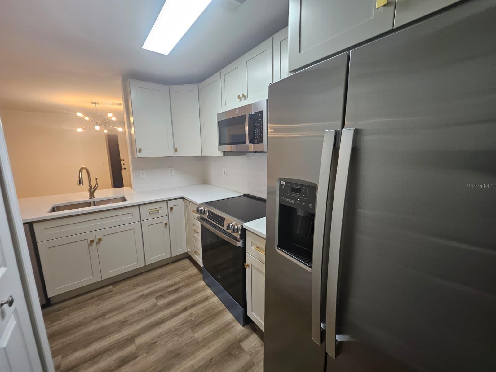 SANDLAKE PRIVATE RESIDENCES - Residential Lease