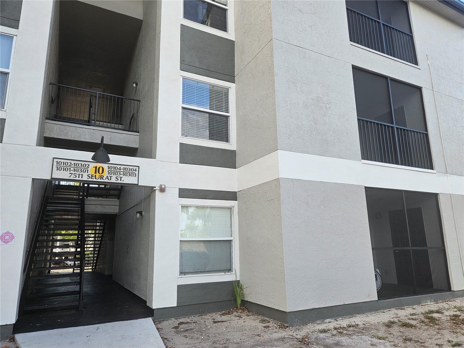 SANDLAKE PRIVATE RESIDENCES - Residential Lease