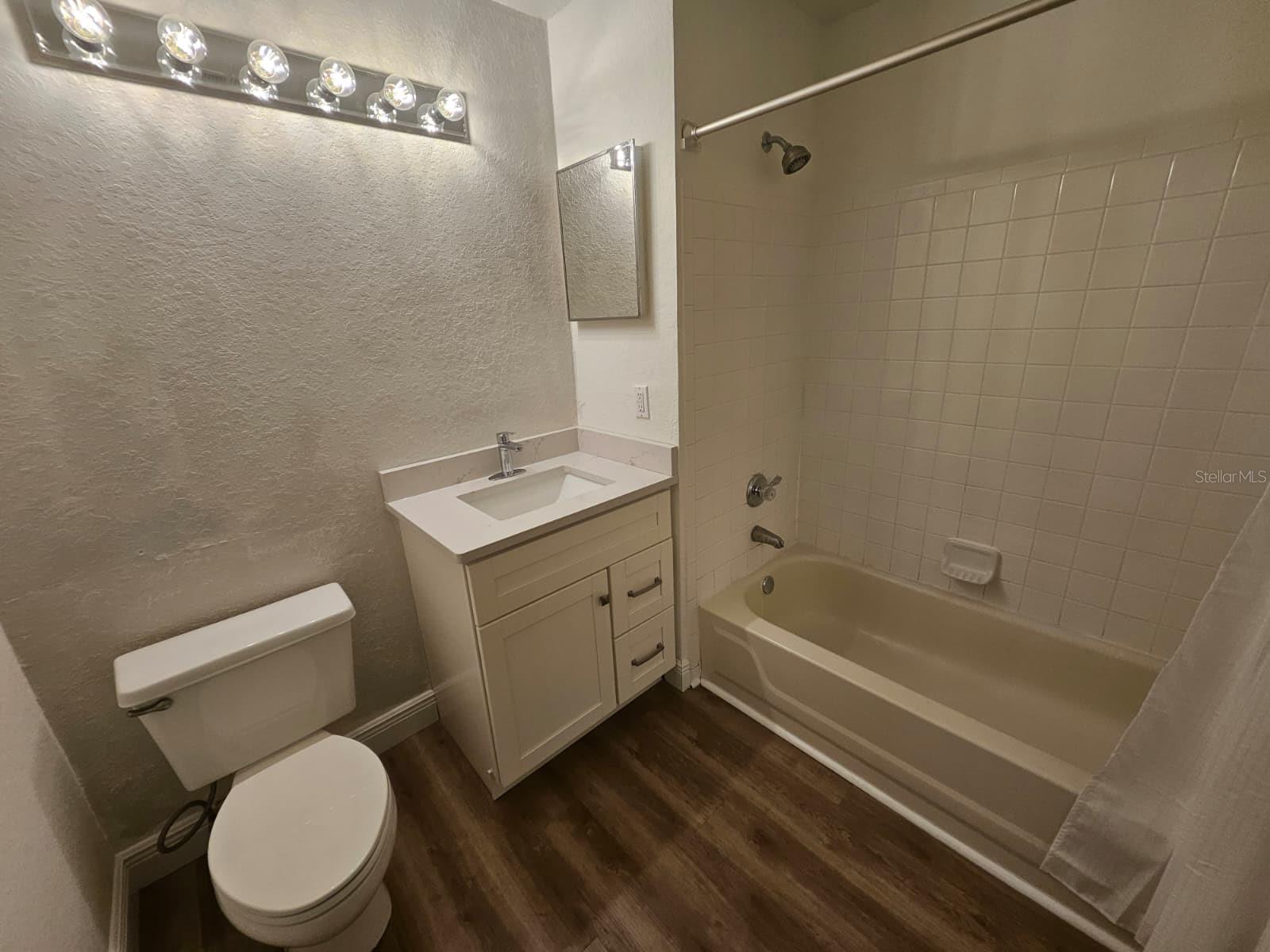 SANDLAKE PRIVATE RESIDENCES - Residential Lease