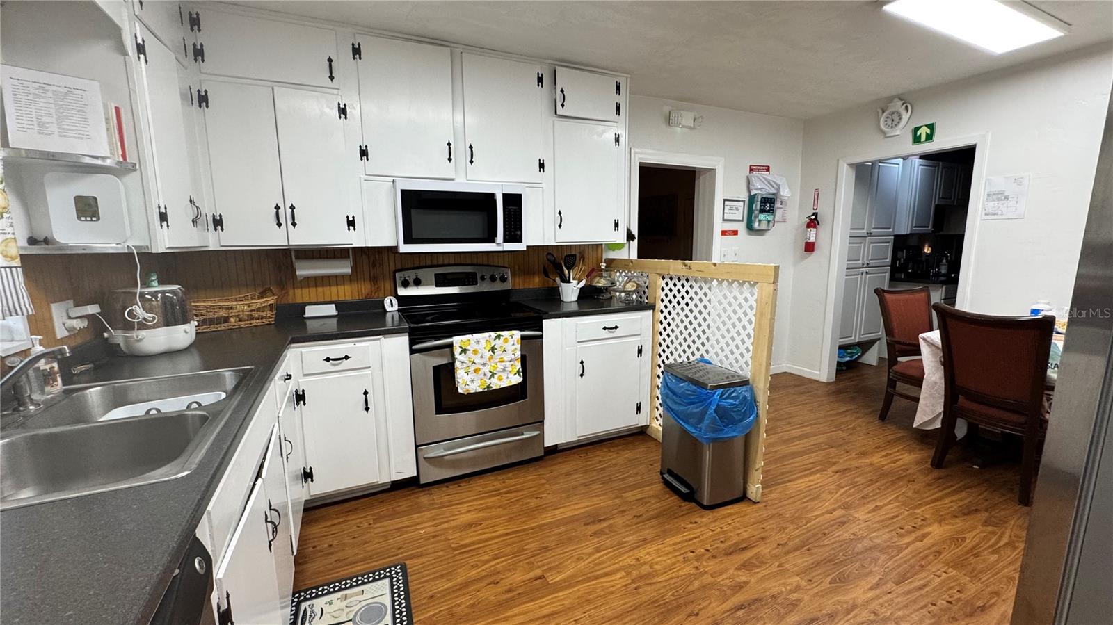 CHIEFLAND - Commercial Sale