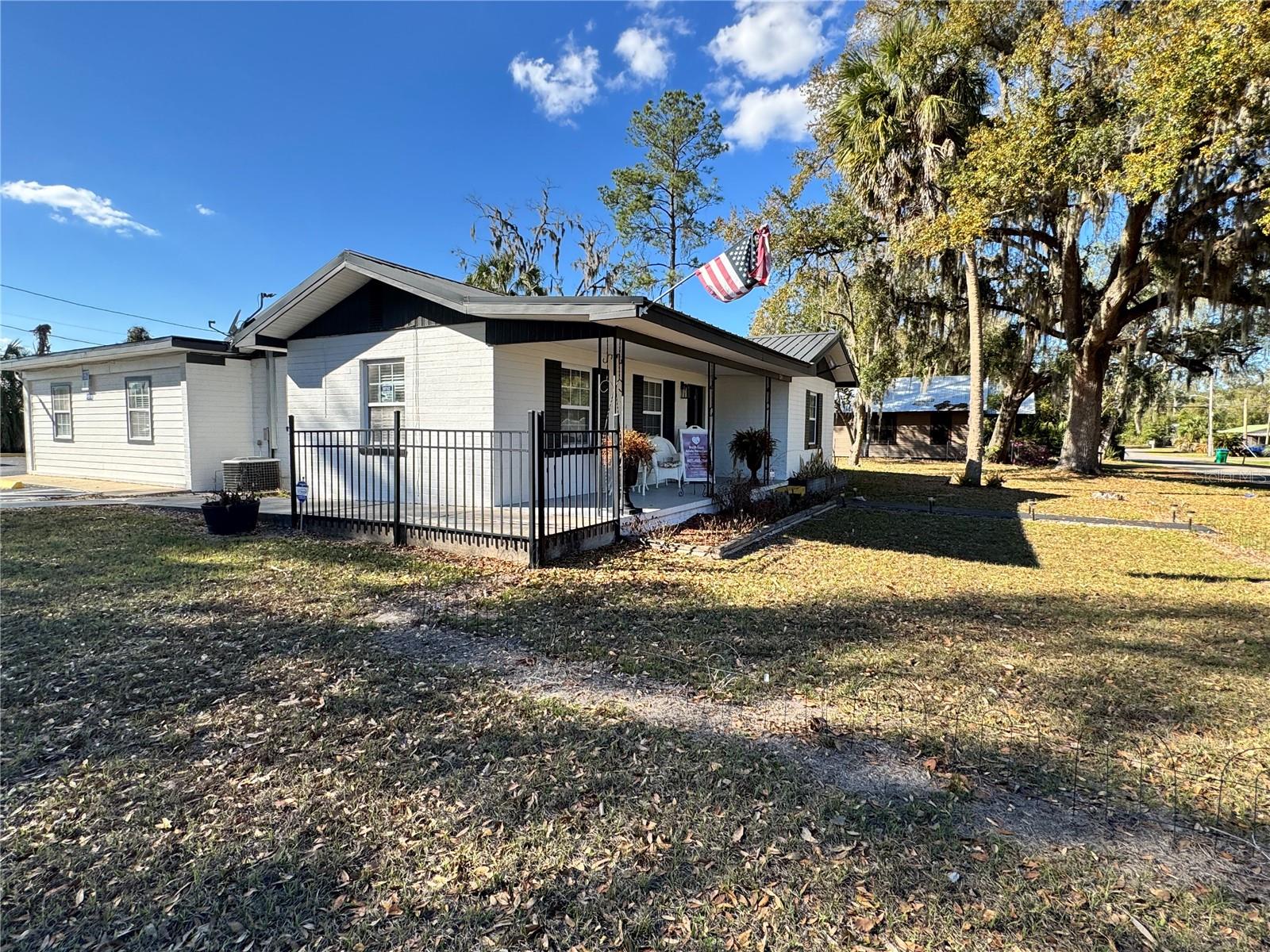 CHIEFLAND - Commercial Sale