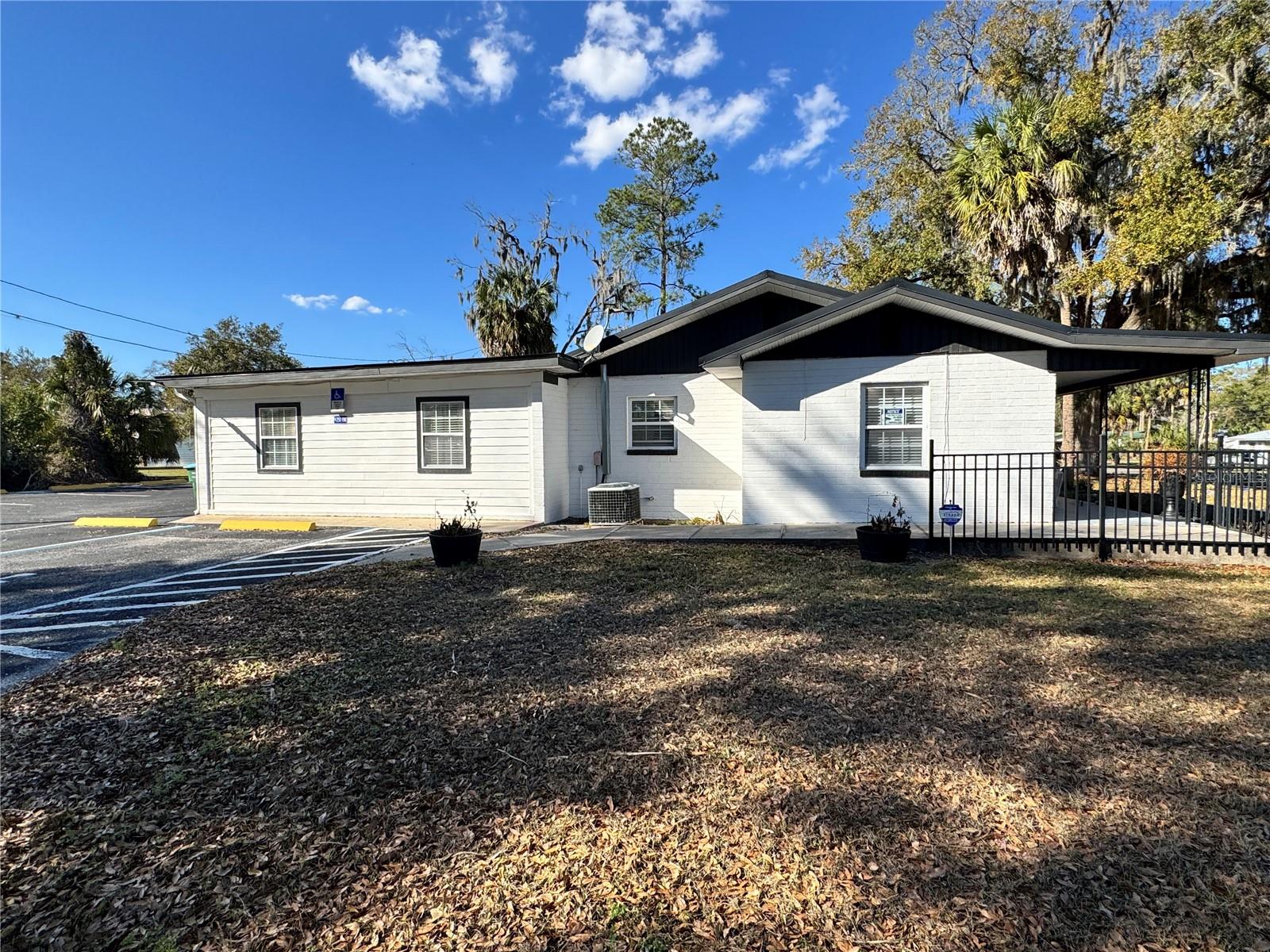 CHIEFLAND - Commercial Sale