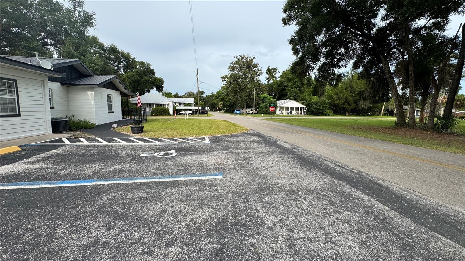 CHIEFLAND - Commercial Sale