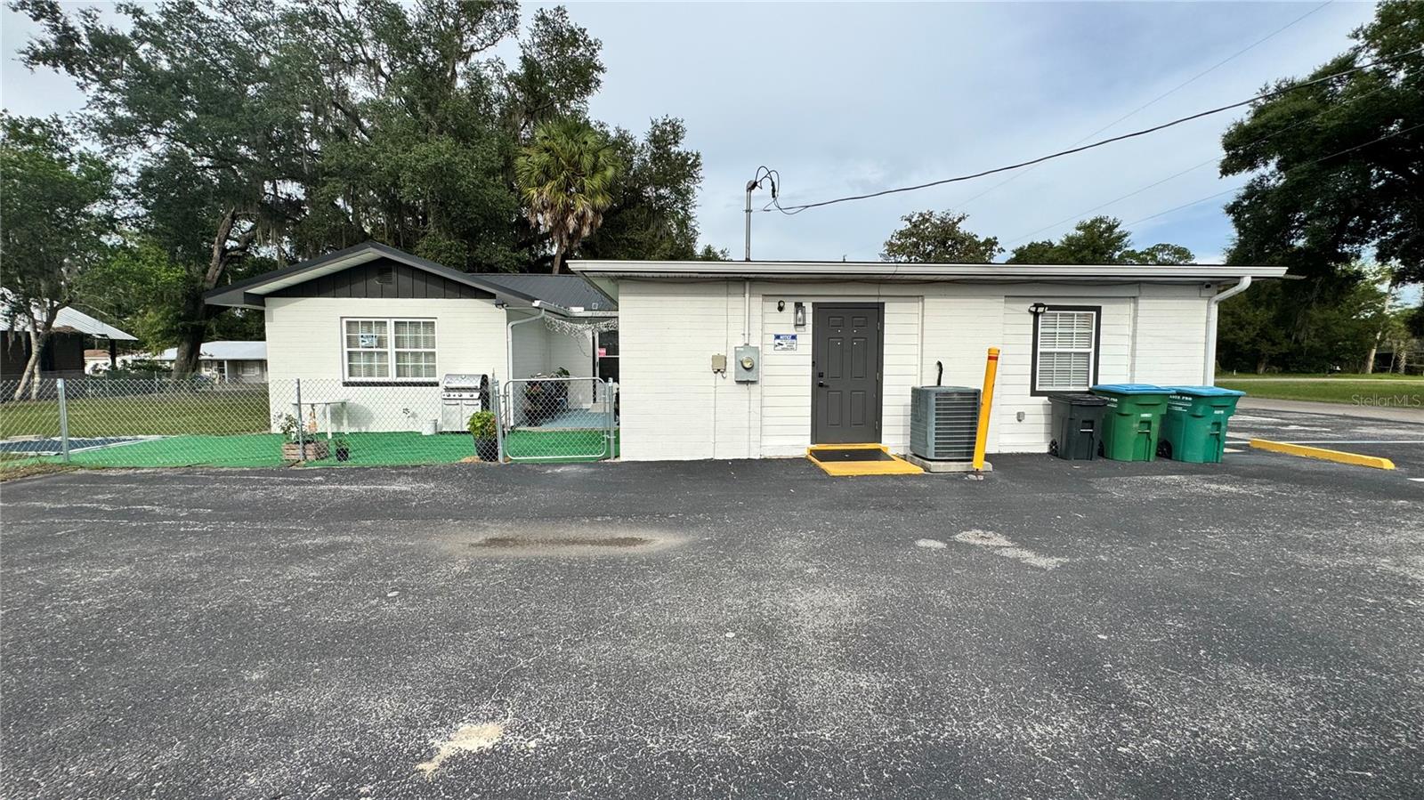 CHIEFLAND - Commercial Sale