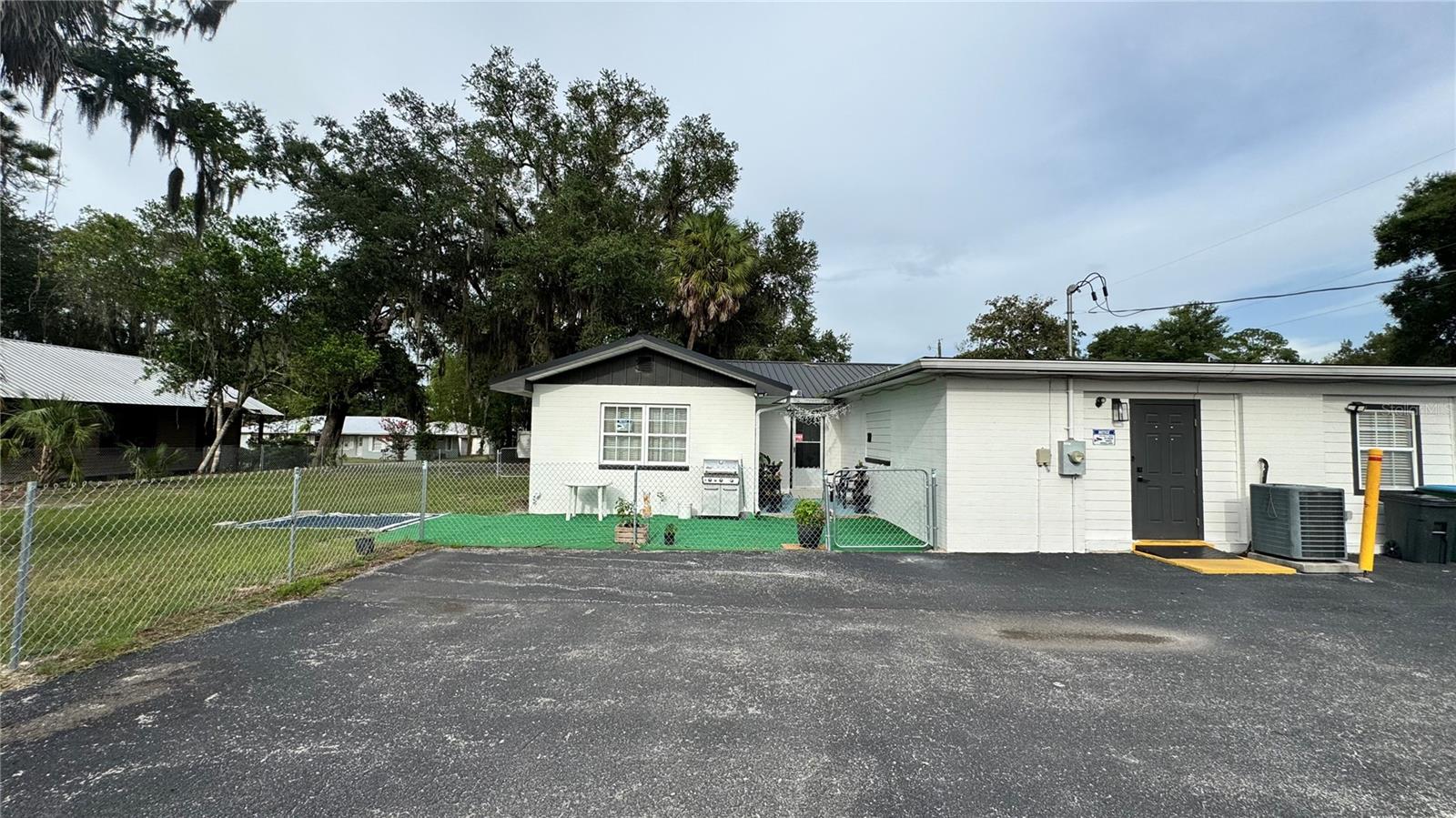 CHIEFLAND - Commercial Sale
