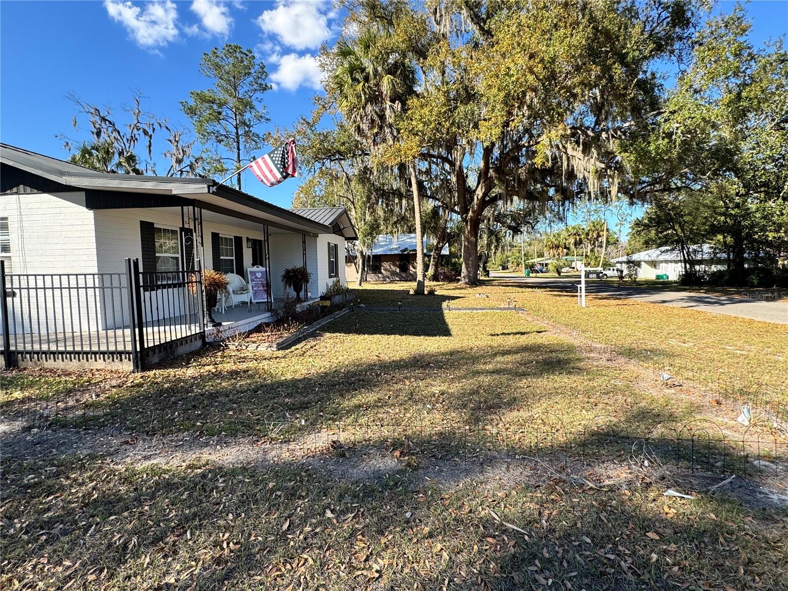 CHIEFLAND - Commercial Sale
