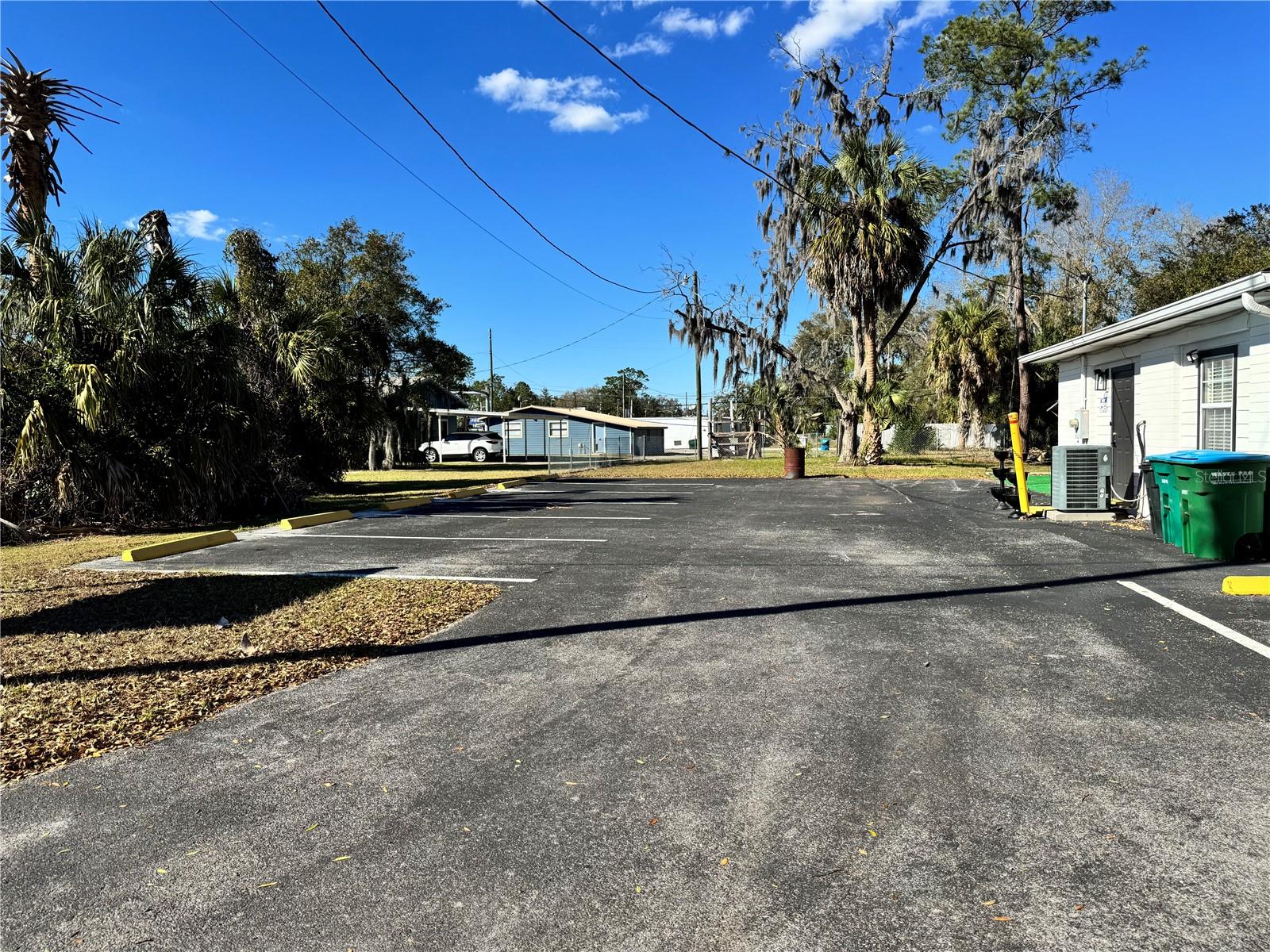 CHIEFLAND - Commercial Sale