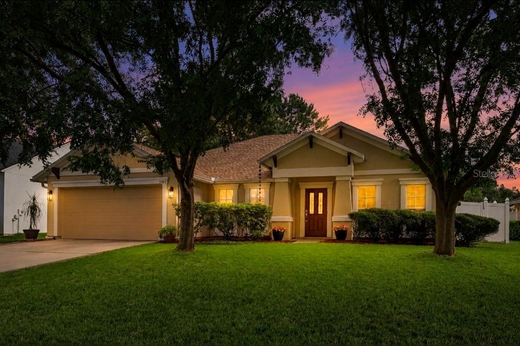 Under contract-accepting backup offers. Beautiful 4BR/2BA home offering 2,093 square feet of thoughtfully designed living space with soaring vaulted ceilings, abundant natural light, and pride of ownership from the original owners. Situated on a quiet cul-de-sac with no through traffic, this home offers the perfect balance of privacy and convenience. The fully fenced backyard provides plenty of room for children, pets, entertaining, or even adding a future pool. Inside, you'll appreciate the spacious split-bedroom floor plan, generous living and dining areas, and additional kitchen cabinetry that provides exceptional storage and functionality. An oversized, extra-deep 2-car garage offers room for vehicles, tools, hobbies, or additional storage. A transferable termite bond adds peace of mind for the new owner.

Enjoy the financial advantage of a low HOA of just $110 annually and only approximately 9 years remaining on the CDD. Located in the highly sought-after Worthington Oaks neighborhood within Oakleaf Plantation, you'll be just minutes from shopping, dining, medical facilities, major commuter routes, and everyday conveniences. Residents enjoy an exceptional amenity package including resort-style pools, clubhouse, fitness center, tennis and basketball courts, soccer fields, playgrounds, walking paths, dog park, and boat/RV storage. Families will also appreciate access to highly regarded Clay County schools. Whether you're looking for your first home, room to grow, or simply a wonderful place to call home, this property offers the lifestyle you've been searching for.