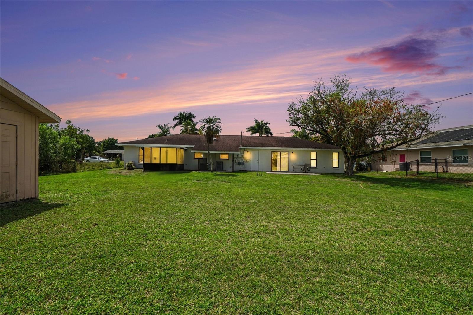 PARADISE SHORES - Residential Income