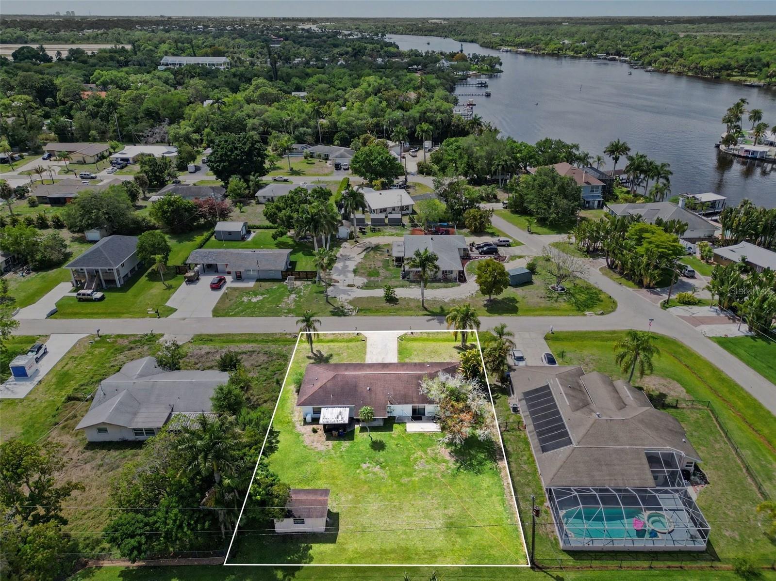PARADISE SHORES - Residential Income