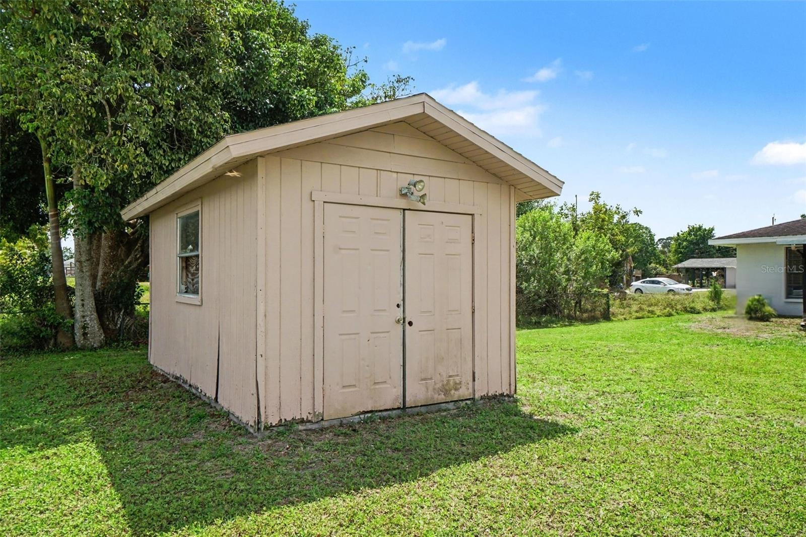 PARADISE SHORES - Residential Income