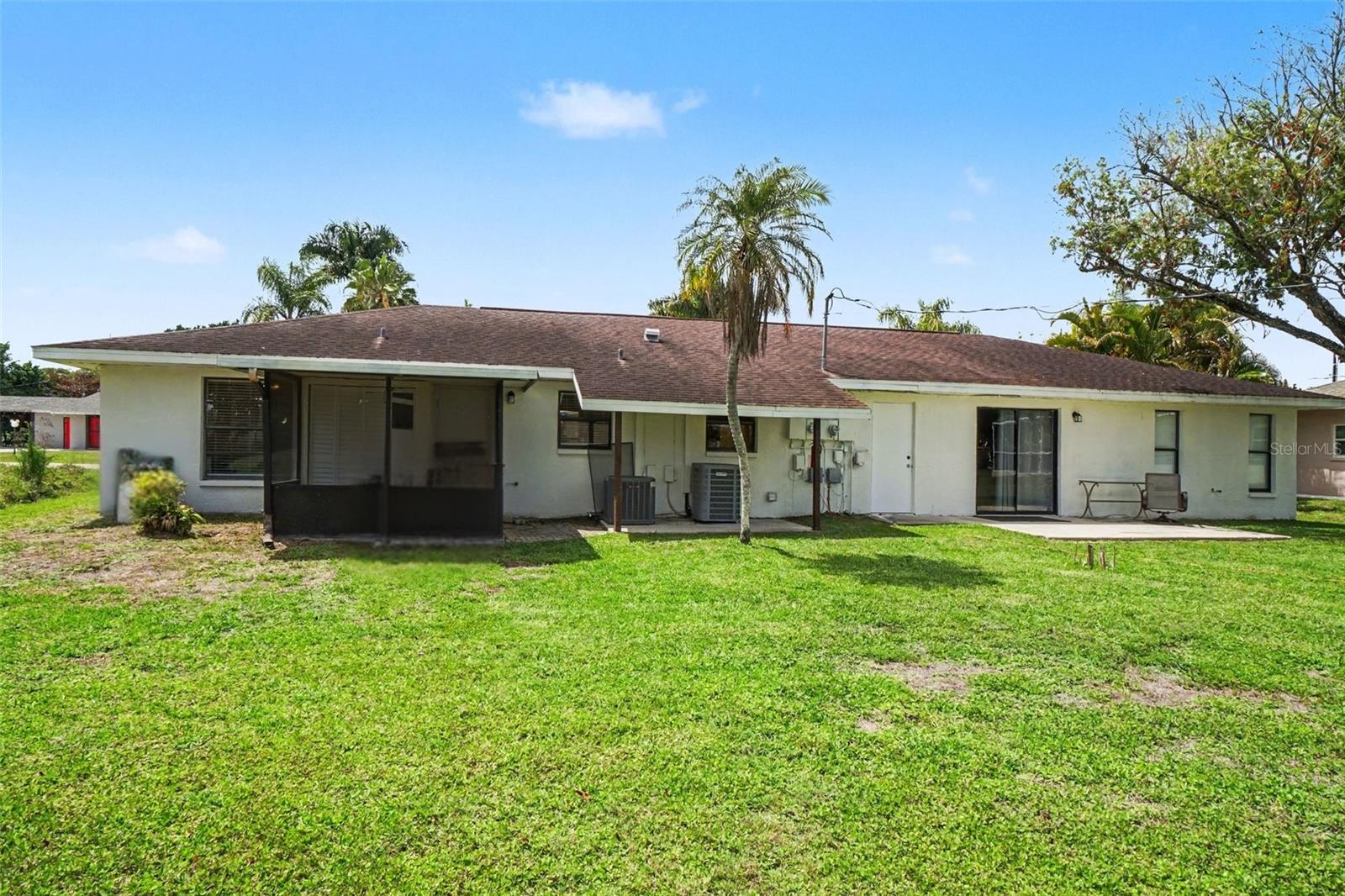 PARADISE SHORES - Residential Income