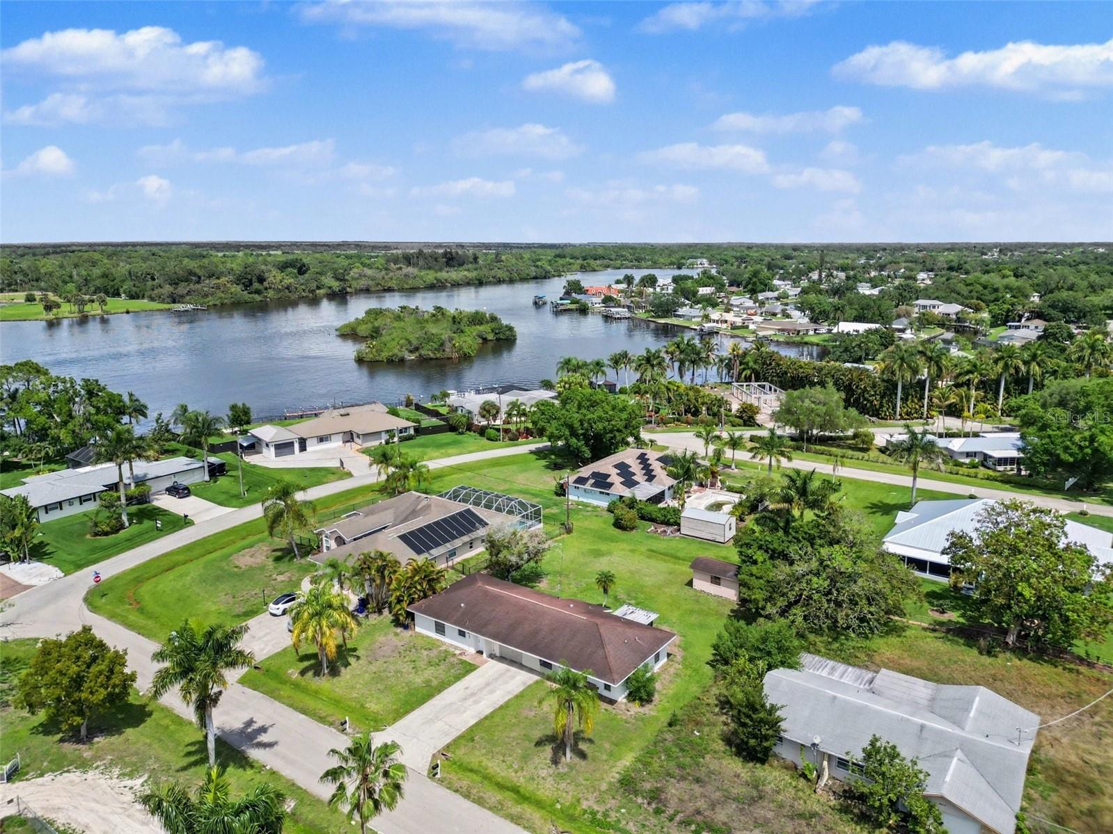 PARADISE SHORES - Residential Income