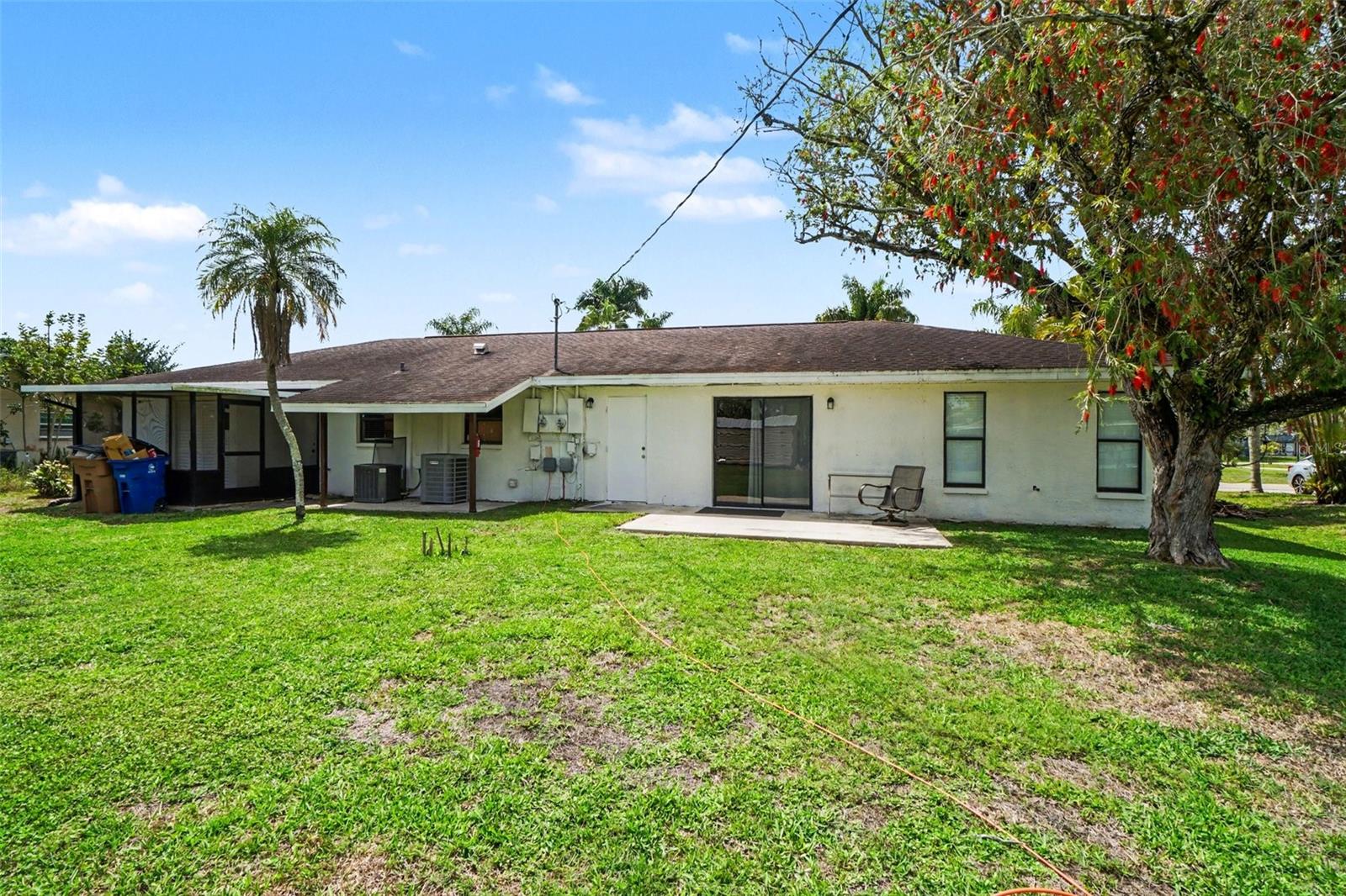 PARADISE SHORES - Residential Income