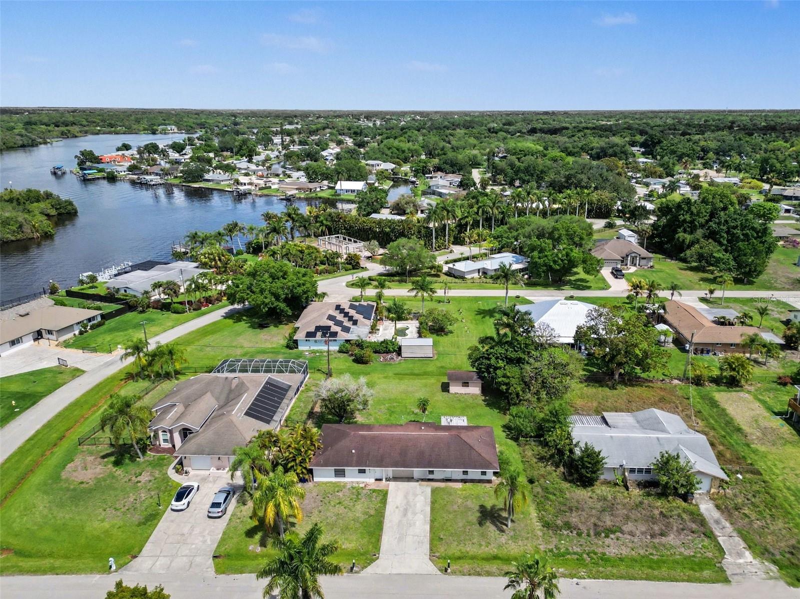 PARADISE SHORES - Residential Income