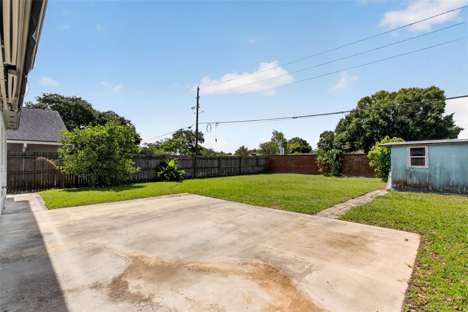 COUNTRY LANE - Residential