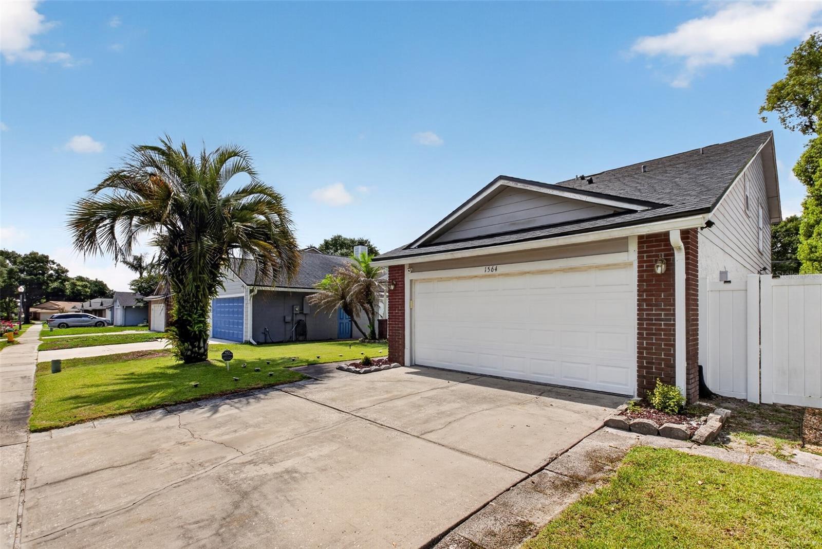 COUNTRY LANE - Residential