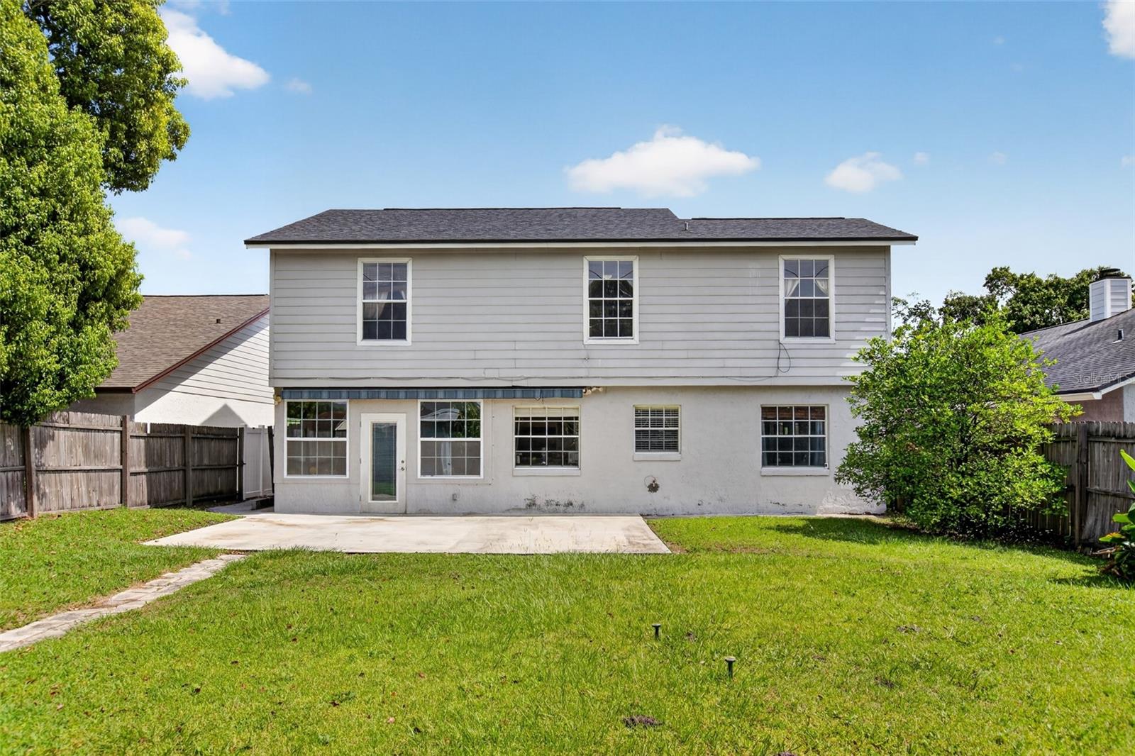 COUNTRY LANE - Residential