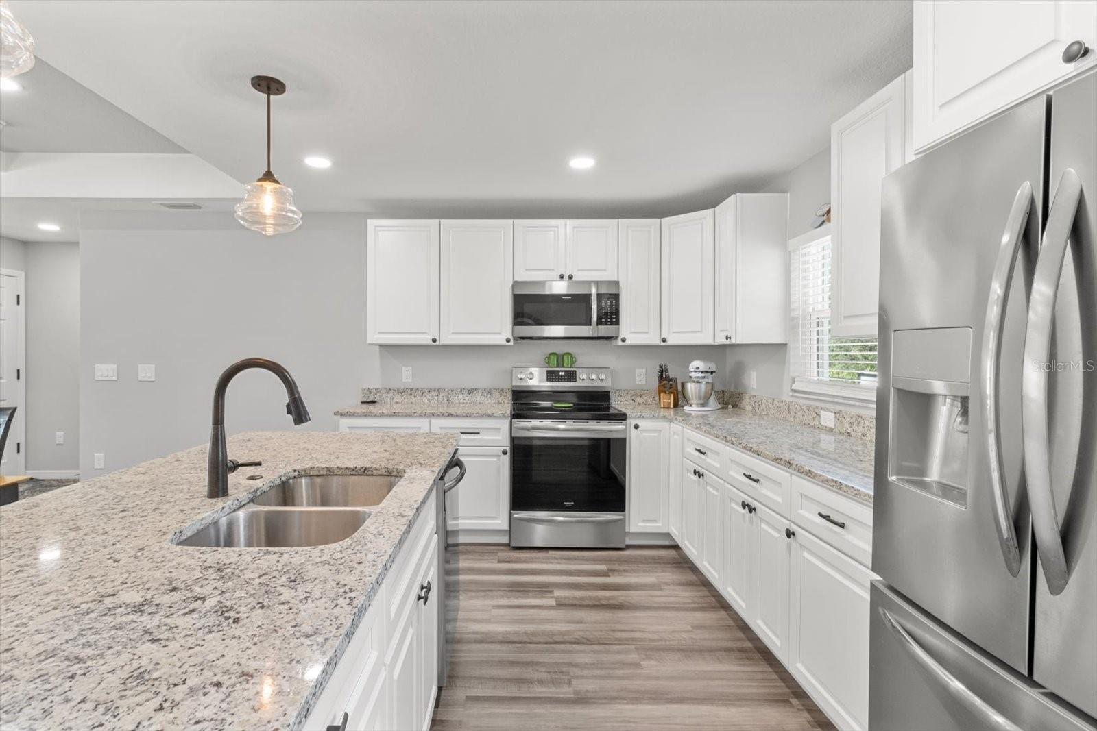 CRYSTAL MANOR UNIT 02 - Residential
