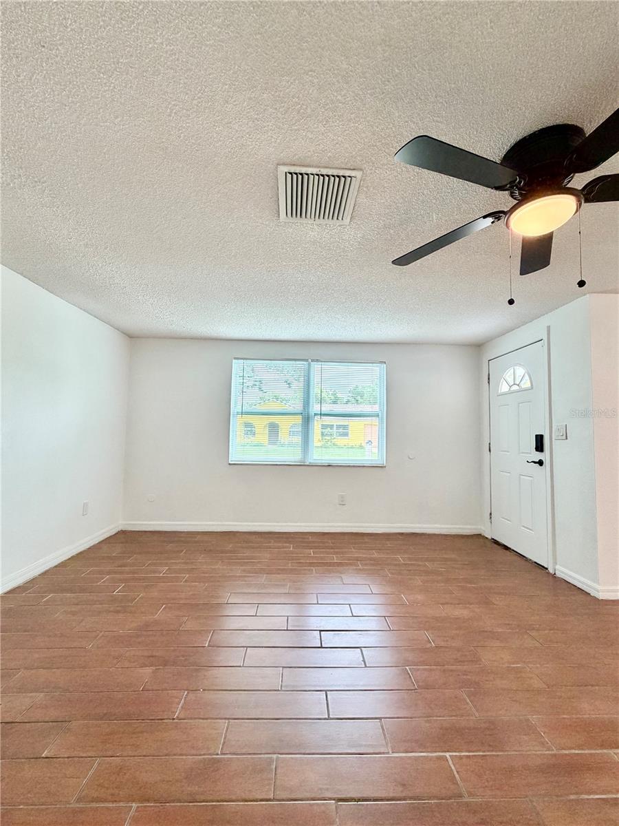 SEVEN SPGS HOMES - Residential Lease