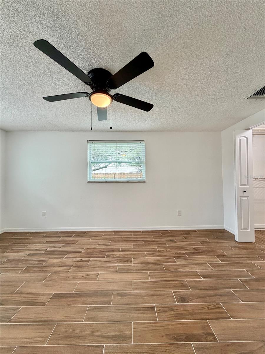 SEVEN SPGS HOMES - Residential Lease