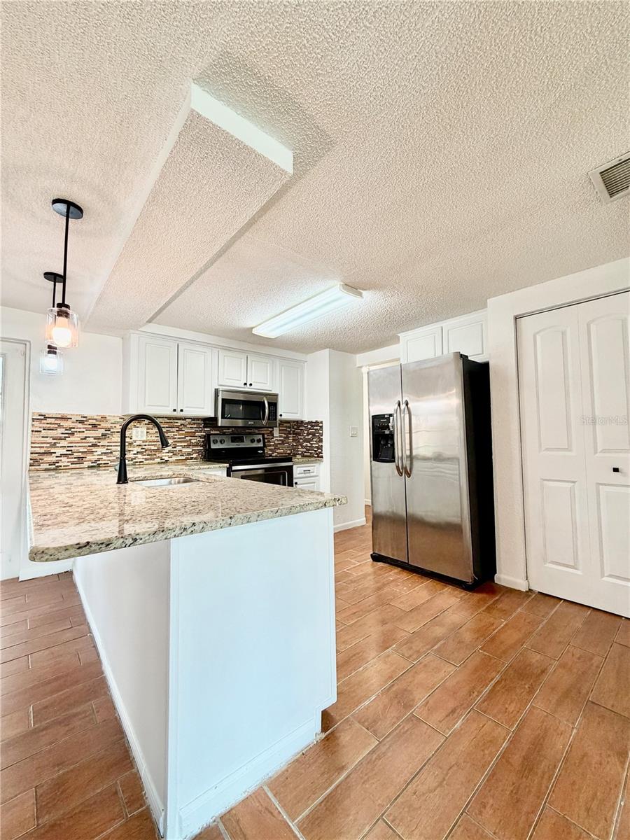 SEVEN SPGS HOMES - Residential Lease