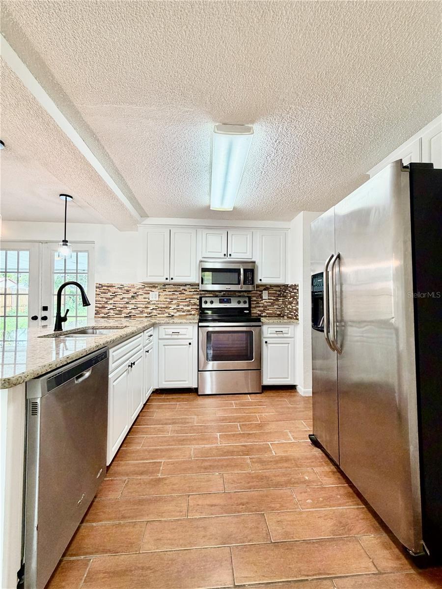 SEVEN SPGS HOMES - Residential Lease