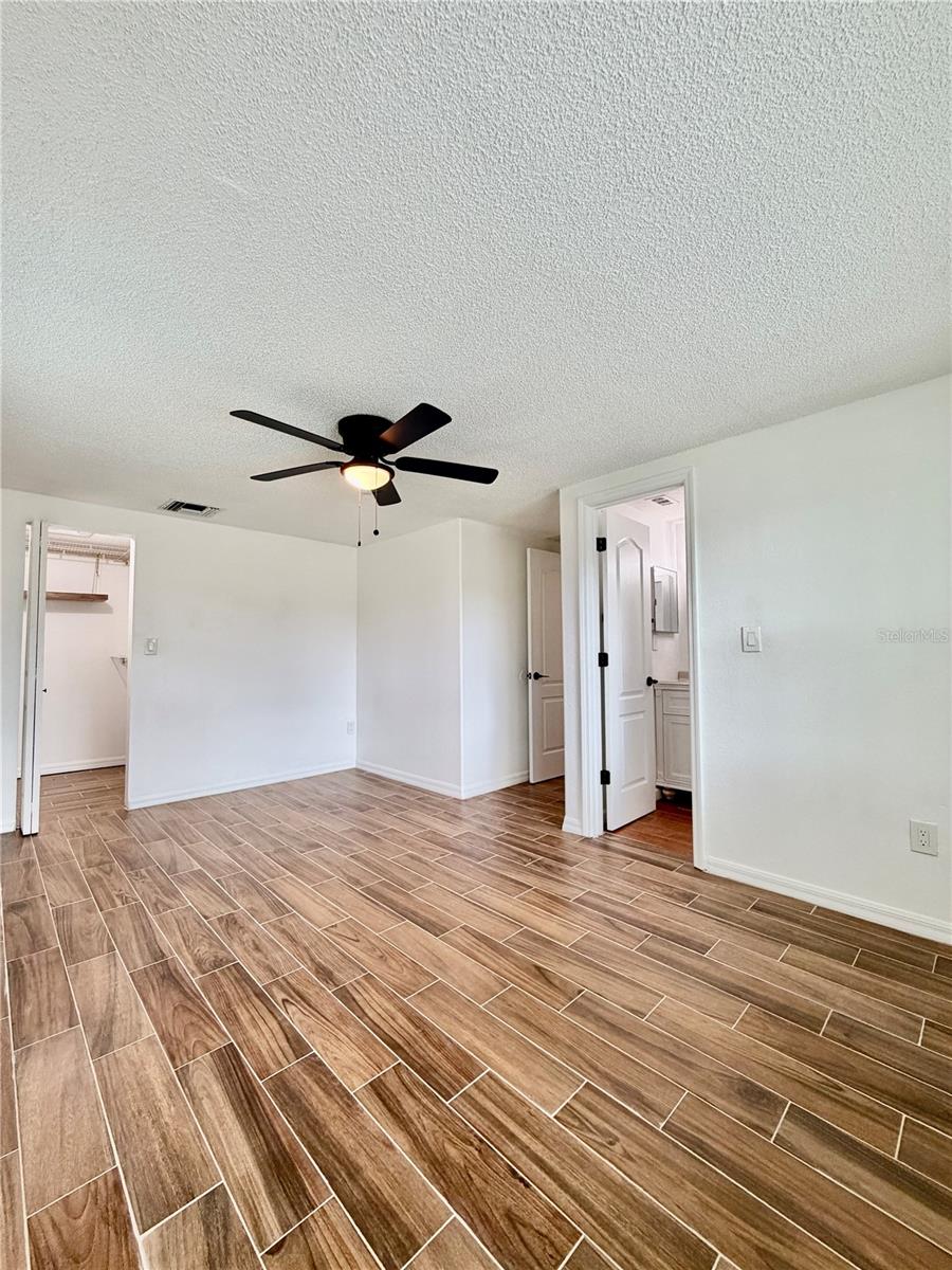 SEVEN SPGS HOMES - Residential Lease