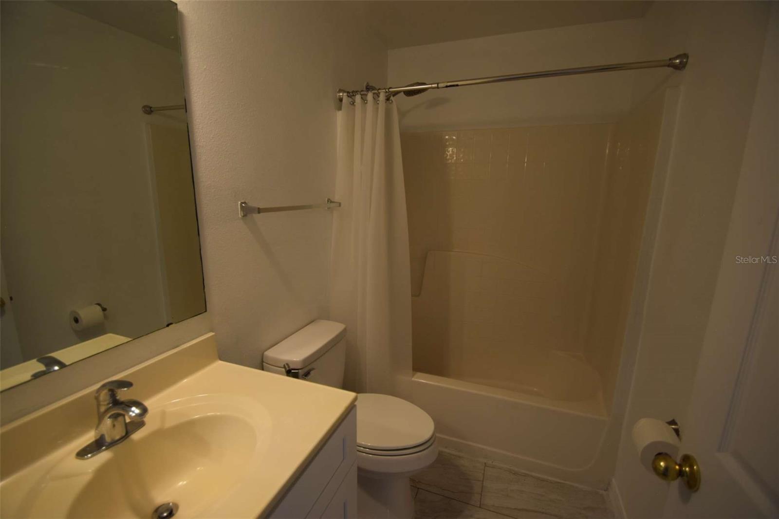SPANISH OAKS - Residential Lease
